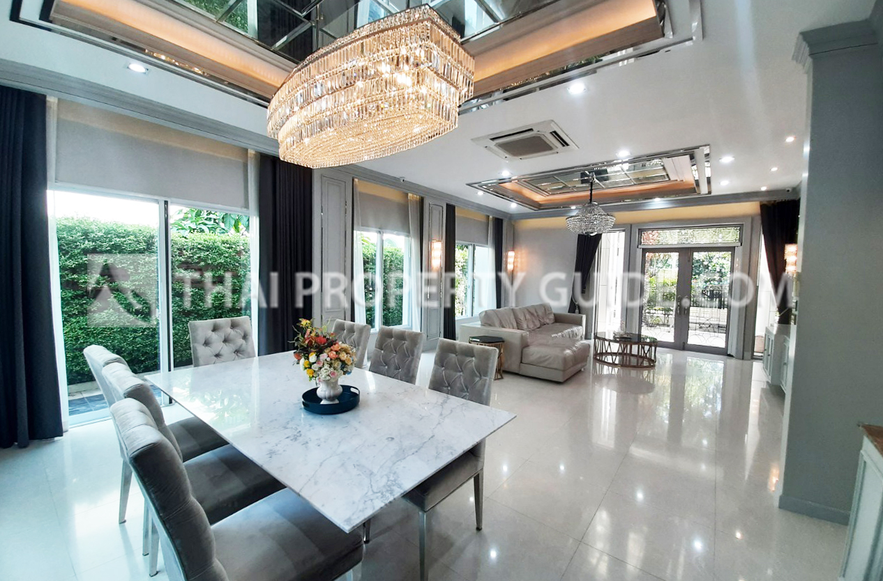 House with Shared Pool in Other 